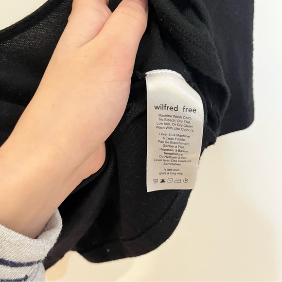 Aritzia Wilfred free black crop top M - Picture 2 of 5